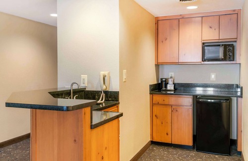 Allen Park Hotel | Best Western Greenfield Inn