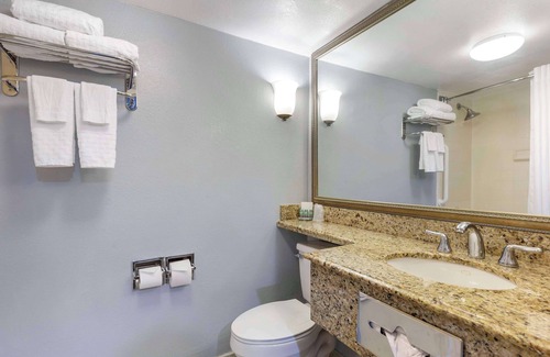 South Meadows Hotel | Best Western Hartford Hotel & Suites