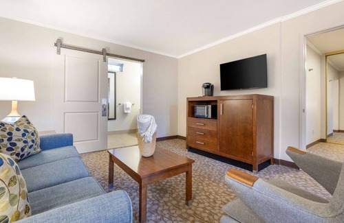 Carlsbad Village Hotel | Best Western Plus Beach View Lodge Carlsbad