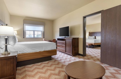 Stillwater Hotel | Best Western Plus Cimarron Hotel & Suites