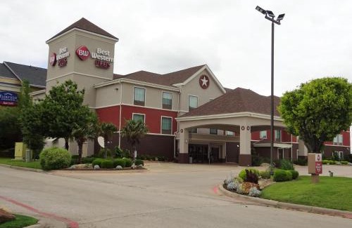 Denton Hotel | Best Western Plus Denton Inn & Suites