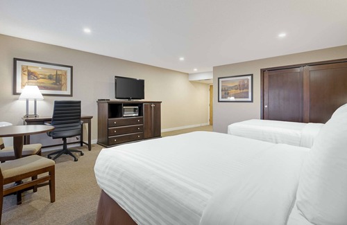 Sidney Hotel | Best Western Plus Emerald Isle Hotel
