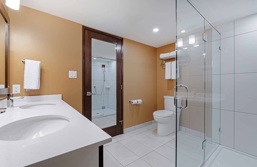 Sidney Hotel | Best Western Plus Emerald Isle Hotel
