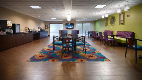 McDonough Hotel | Best Western Plus McDonough Inn & Suites