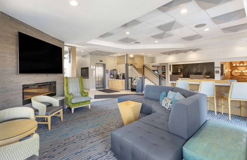 West Milwaukee Hotel | Best Western Plus Milwaukee West
