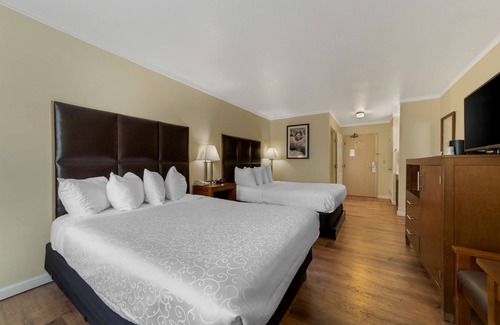 Bertsch-Oceanview Hotel | Best Western Plus Northwoods Inn
