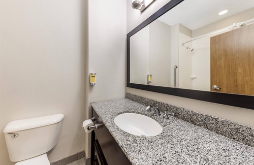 Madill Hotel | Best Western Plus Sand Bass Inn & Suites