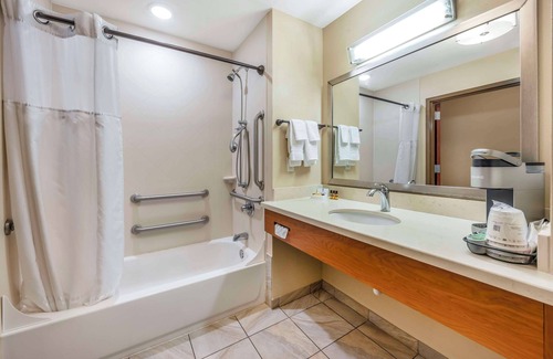 Florence Hotel | Best Western Plus Tuscumbia Muscle Shoals Hotel and Suites