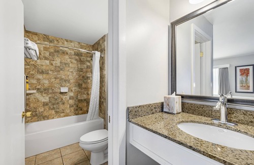 South Burlington Hotel | Best Western Plus Windjammer Inn & Conference Center