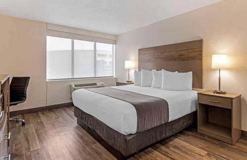 Waterloo Hotel | Best Western Plus Waterloo & Cedar Falls