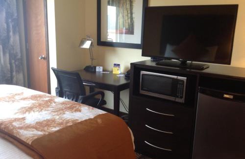 Harrison Hotel | Best Western Plus Whitewater Inn