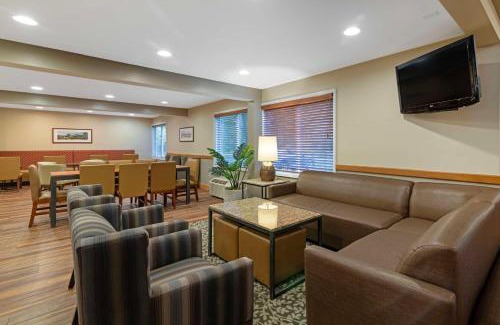 South Burlington Hotel | Best Western Plus Windjammer Inn & Conference Center