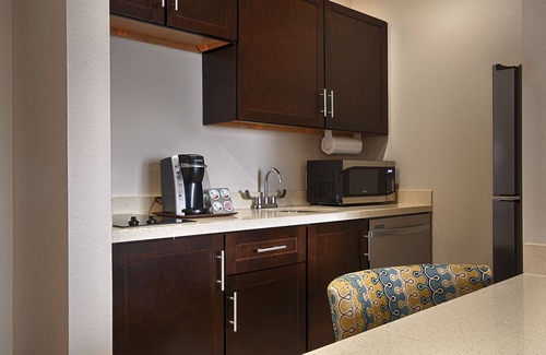 Willowbrook Hotel | Best Western Premier Ashton Suites-Willowbrook