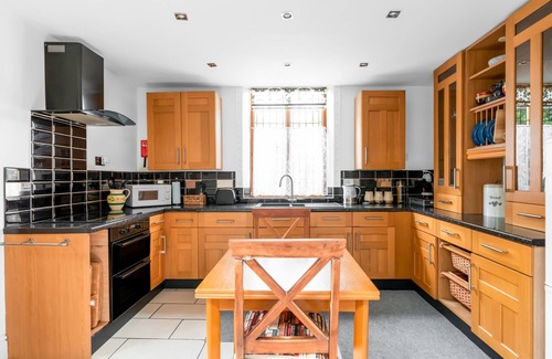 Bagillt Cottage | BETHANIA CHAPEL ANNEX, pet friendly in Bagillt, Flintshire