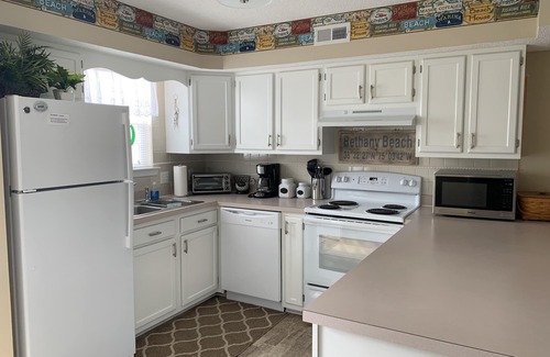Frankford House | Bethany Beach Rental 2 1/2 miles to BETHANY BDWALK !