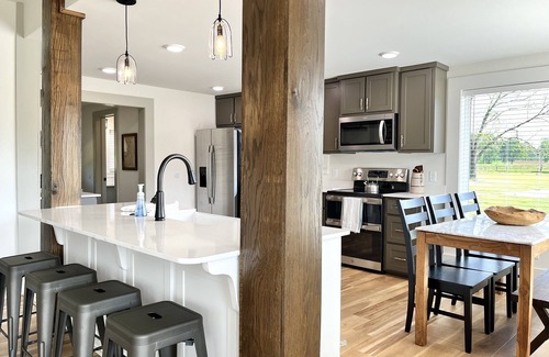 Russellville House | Bethel House at the base of Mt Nebo, stunning views!