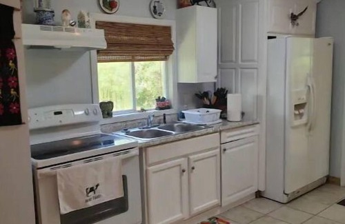 Chewalla Cabin | Bethel Springs Country Cottage