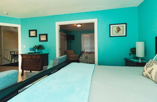 Yelm Bed & Breakfast | Betsy Pease Suite on BNB