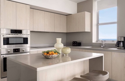 Hollywood South Central Beach Hotel | Better Choice for your Vacation! 3 Oceanfront Units, Kitchen, Pool