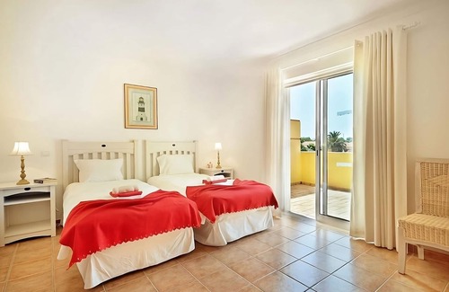 Meia Praia Hotel | Better Choice for your Vacation! Garden View, Full Kitchen, Swimming Pool!