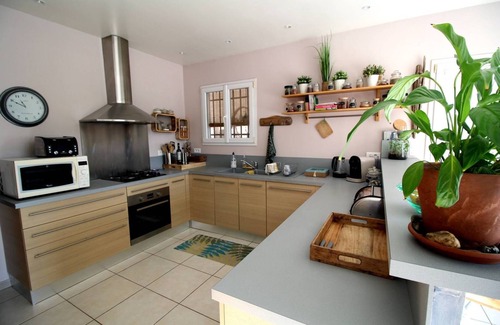 Chateaurenard House | Between Avignon and St-Rémy-de-Pce, air-conditioned villa, fenced pool, dog allowed (1).