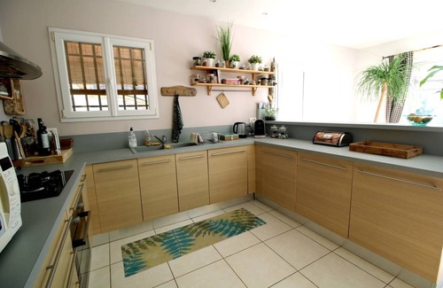 Chateaurenard House | Between Avignon and St-Rémy-de-Pce, air-conditioned villa, fenced pool, dog allowed (1).