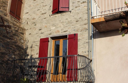 Lento House | Between Ile Rousse and Corte village house with swimming pool