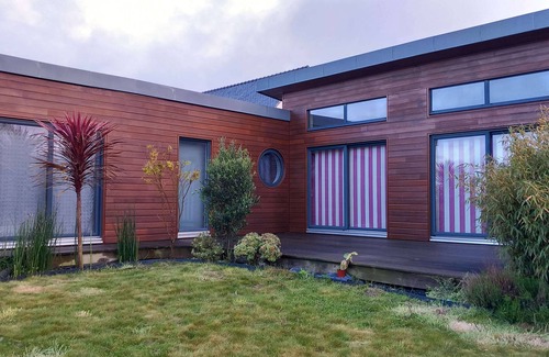 Pont-Croix House | BETWEEN LAND AND SEA BRIGHT HOUSE ON ONE LEVEL, LARGE GARDEN
