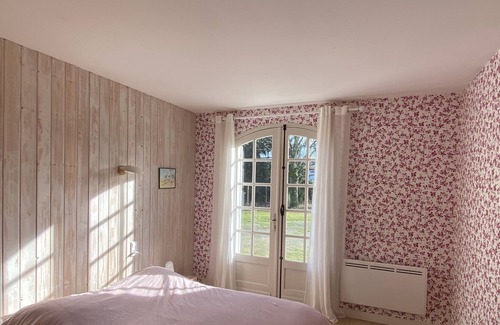 Queyrac House | Between ocean, forest and vineyards