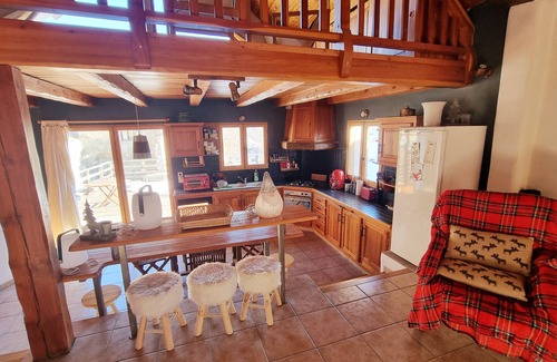 Chateau-Ville-Vieille Ski Chalet | Between ST VERAN AND CEILLAC Beautiful chalet comfort mezzanine fireplace 3Bathrooms