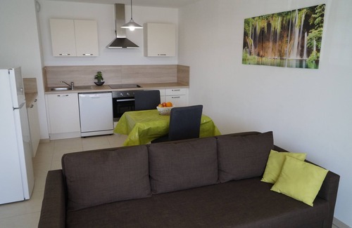 Grand Sud Apartment | Between TGV train station and historic city center: calm and modern comfort