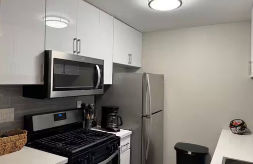 Pico - Robertson Apartment | Beverly Hills Charm. Rodeo+Cedar