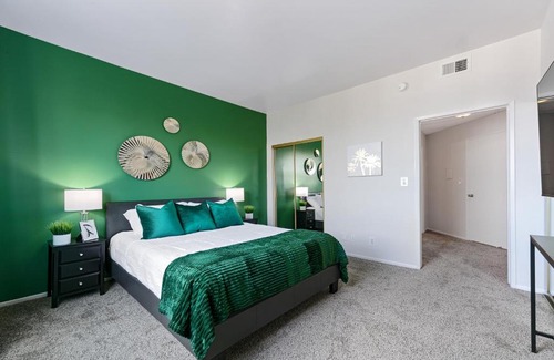 Beverly Grove Apartment | Beverly Hills Glamour Oasis 2 BR Apt with Parking 304