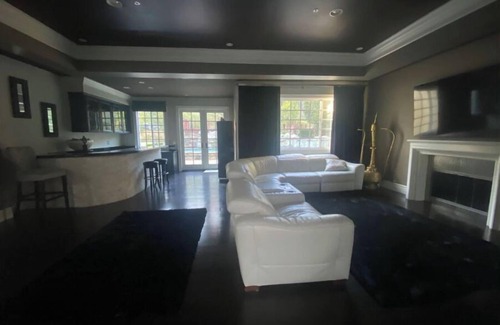 Sherman Oaks House | Beverly Hills Secure Gated Estate
