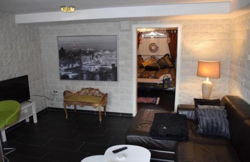 Wadern Apartment | Bewitching Apartment with Garden and Terrace