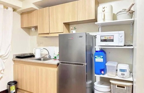 Kapitolyo Condo | BGC view, Big Pools , Gym, Picnic Area, 100 MBPS Internet