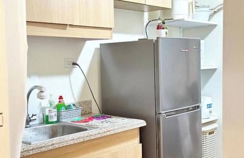 Kapitolyo Condo | BGC view, Big Pools , Gym, Picnic Area, 100 MBPS Internet