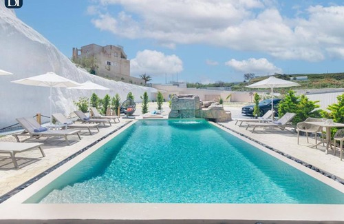 Karterados Apartment | BH387 - B - Suite Santorini