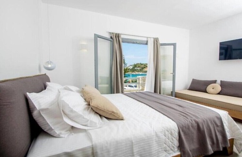 Kini Apartment | BH782 - C - Suite Syros