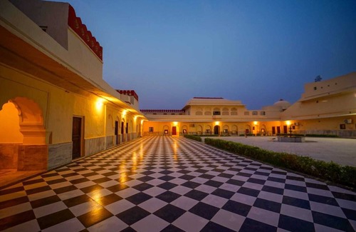 Bhandarej Hotel | Bhadrawati Palace