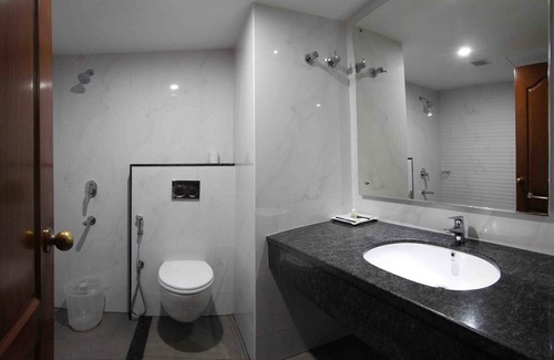 Guruvayur Hotel | Bhasuri Inn Guruvayoor