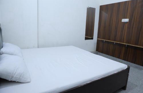 Vrindavan House | Bhawna Guest House