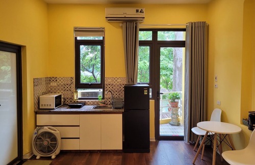 Dong Da Apartment | Bhome Văn Miếu studio with stunning lake view