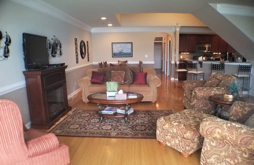 Huddleston Resort | Bi-Level Penthouse 3bedroom Top Floor Mariners Landing w/Amenities