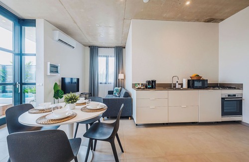 Cunucu Abao Apartment | BibaDushi.Condo with Private Pool 3min to EAGLE BEACH