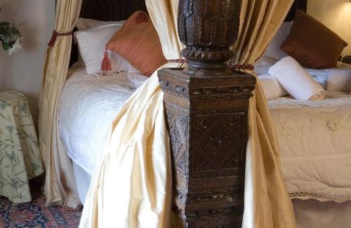 Tiverton House | Bickleigh Castle
