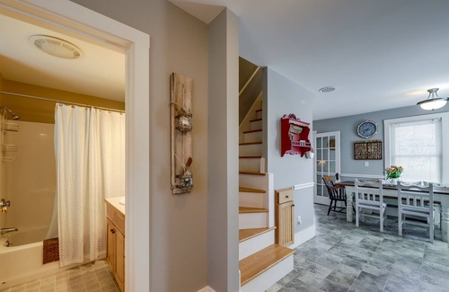 Biddeford Pool House | Biddeford Vacation Home Rental < 1 Mi to Beach!