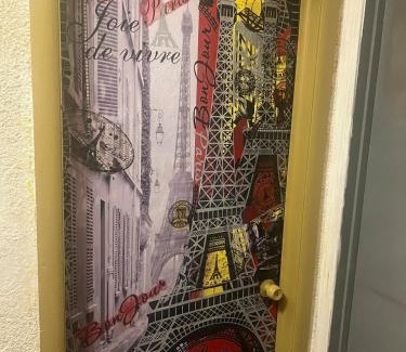 Camden House | Bienvenue to Paris