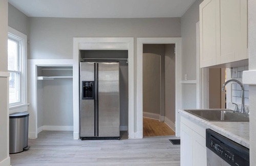 Dayton House | Big 3-Story Home, Walk to Campus.