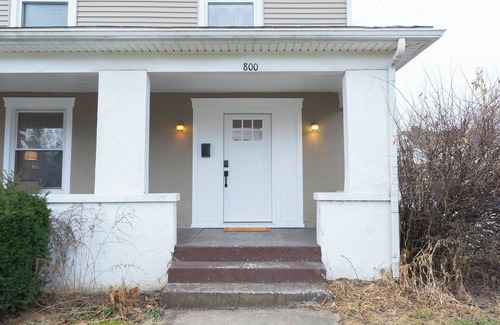 Dayton House | Big 3-Story Home, Walk to Campus.